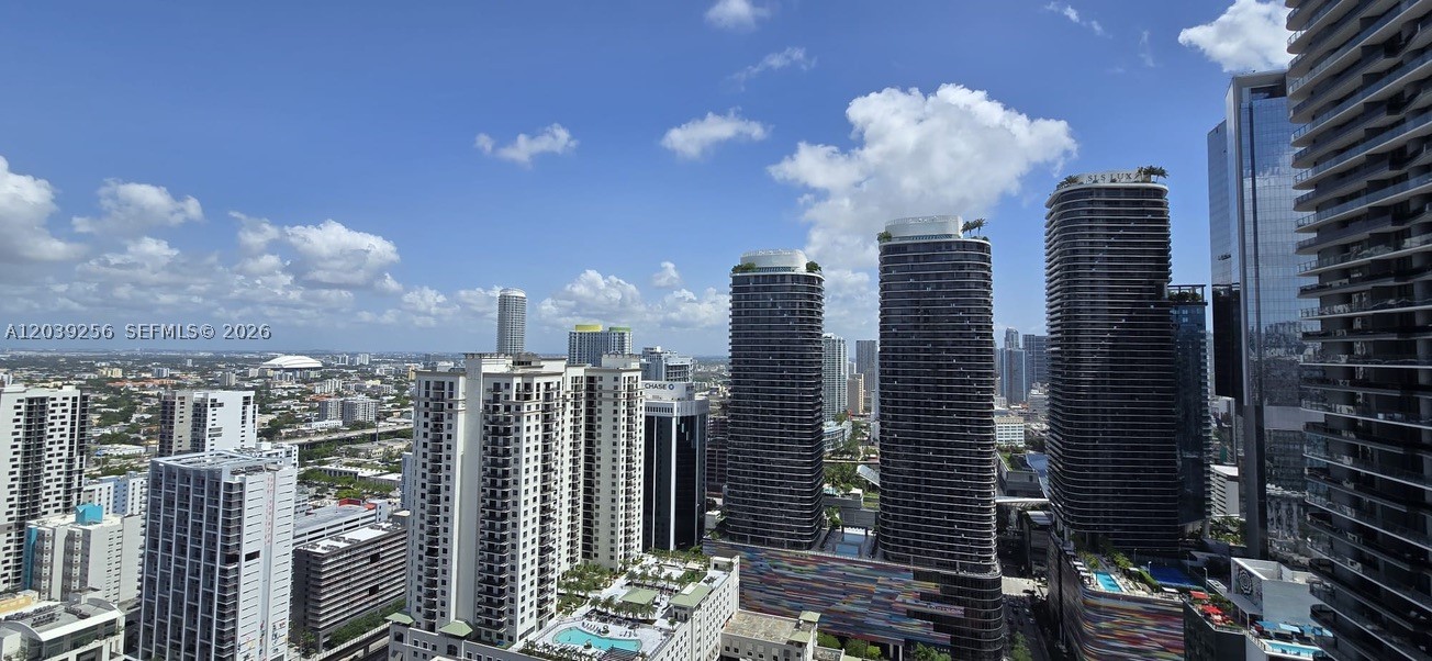 1100 MILLECENTO RESIDENCE - Residential
