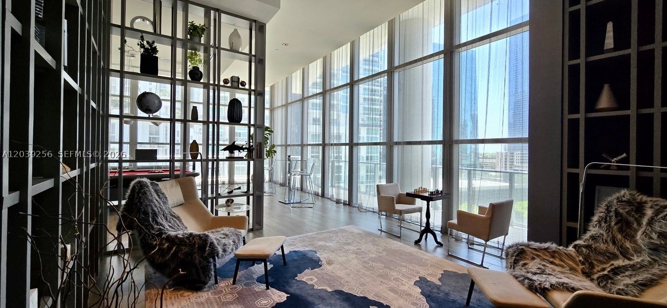 1100 MILLECENTO RESIDENCE - Residential