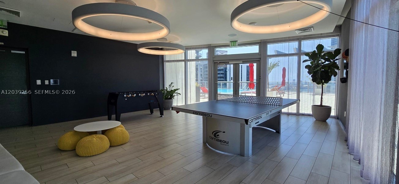 1100 MILLECENTO RESIDENCE - Residential