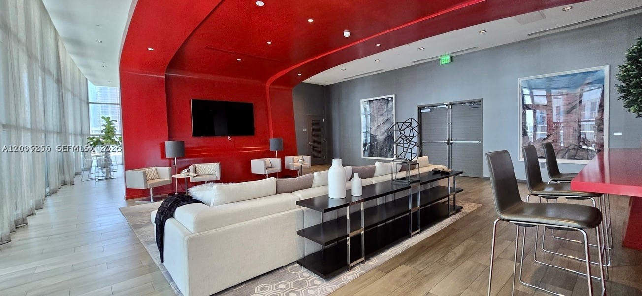 1100 MILLECENTO RESIDENCE - Residential