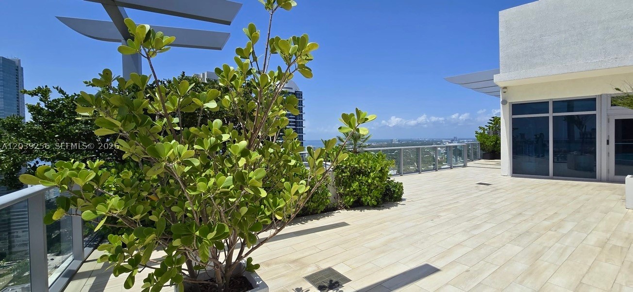 1100 MILLECENTO RESIDENCE - Residential