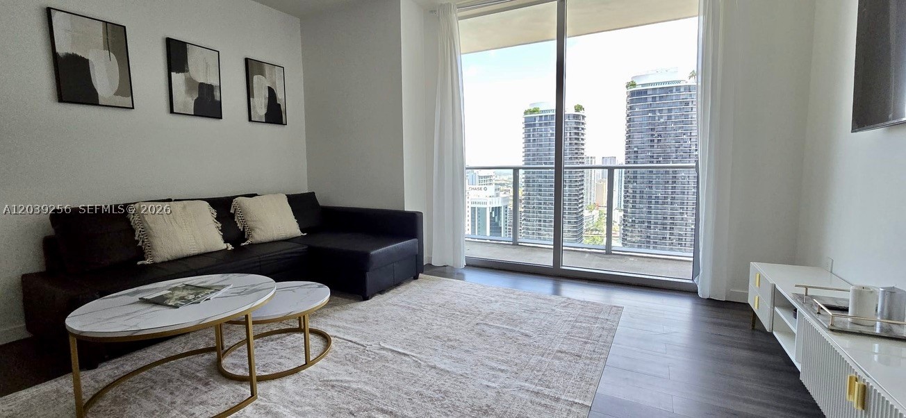 1100 MILLECENTO RESIDENCE - Residential
