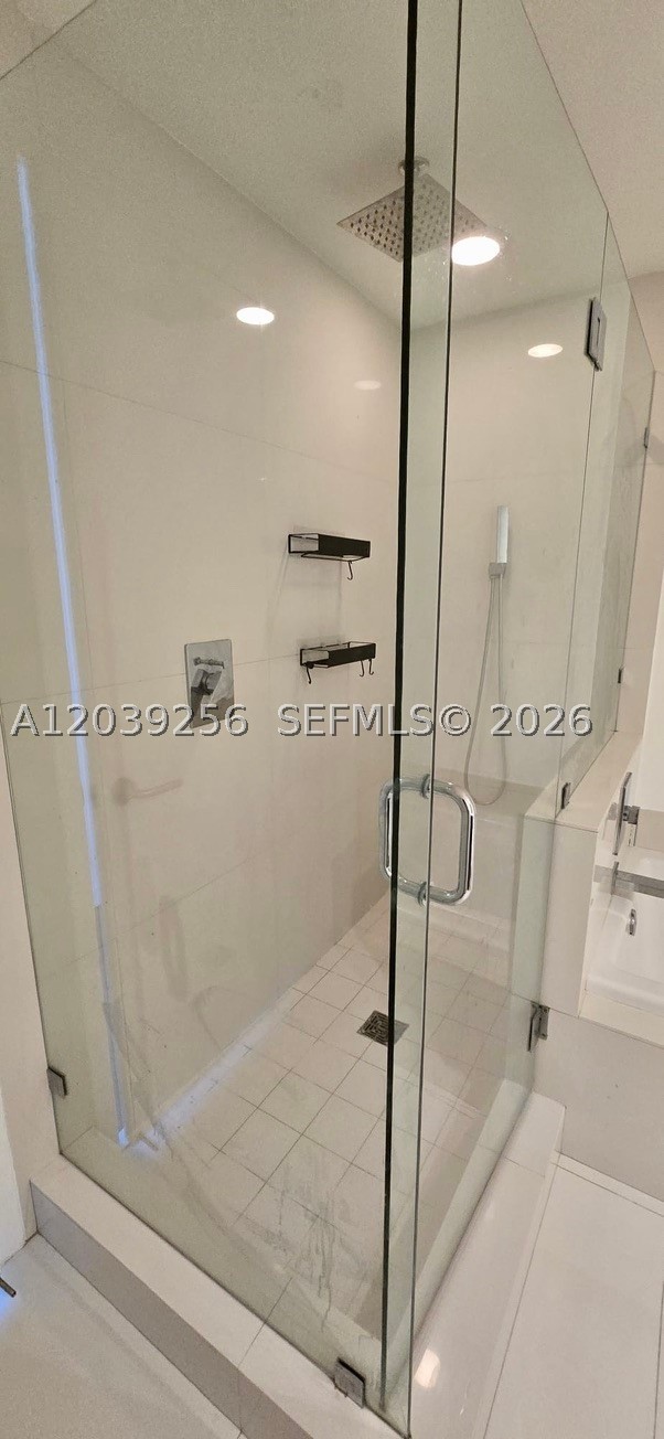 1100 MILLECENTO RESIDENCE - Residential