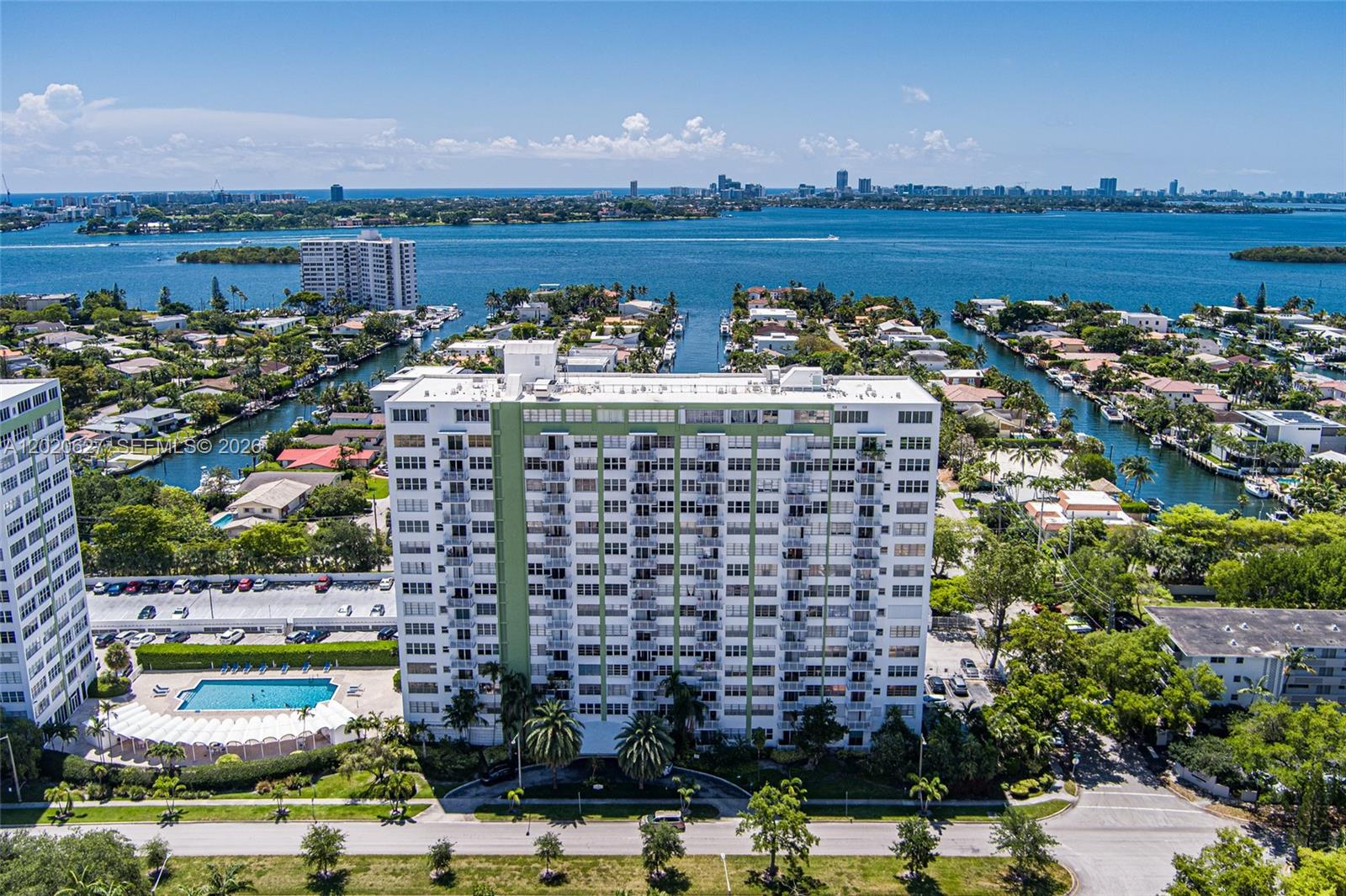 BAYVIEW TOWERS CONDO SOUT - Residential