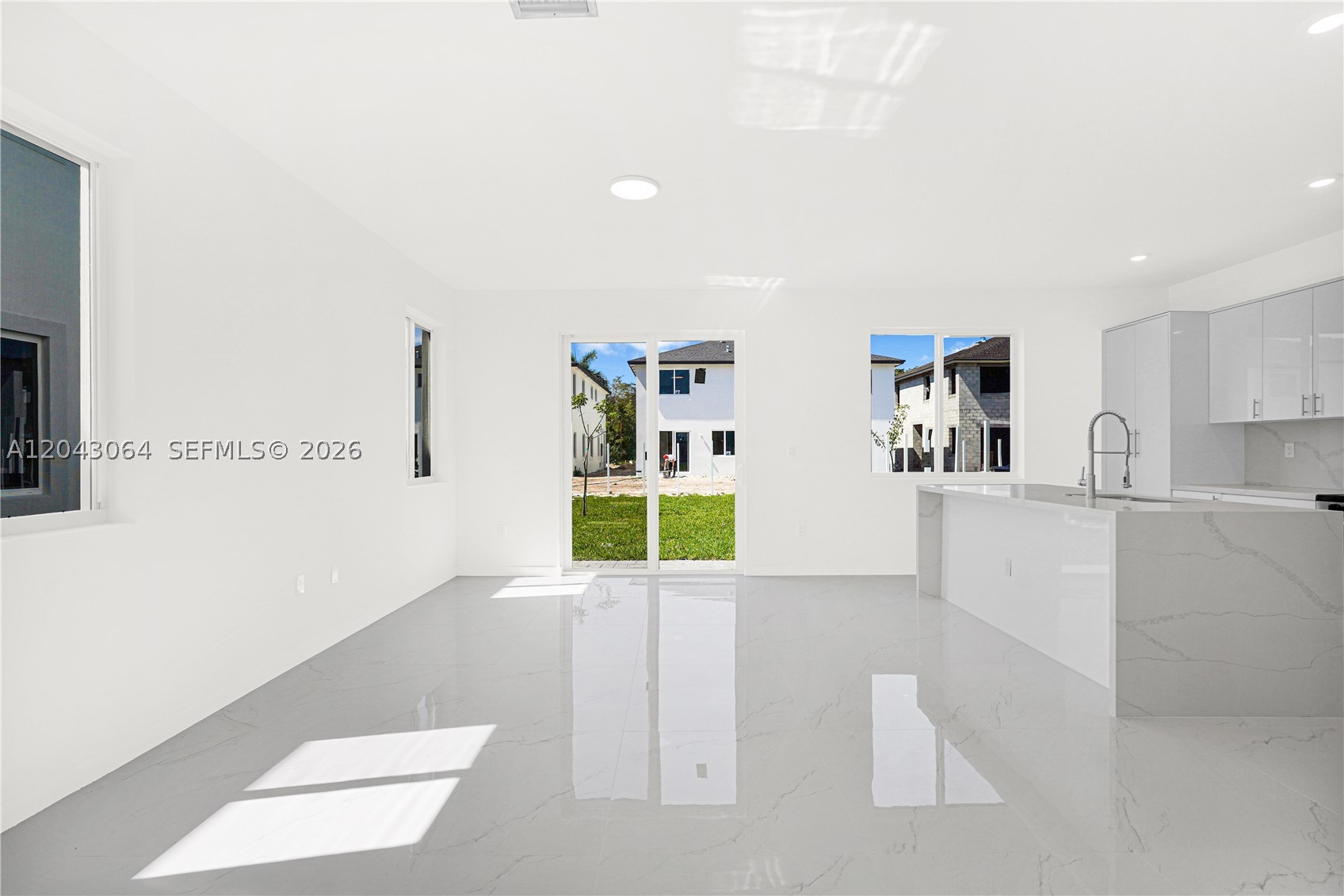 CHLOE ESTATES - Residential