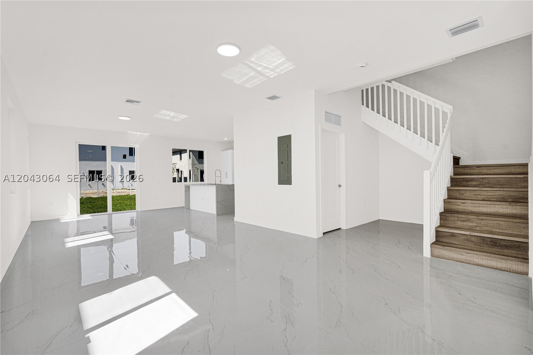 CHLOE ESTATES - Residential