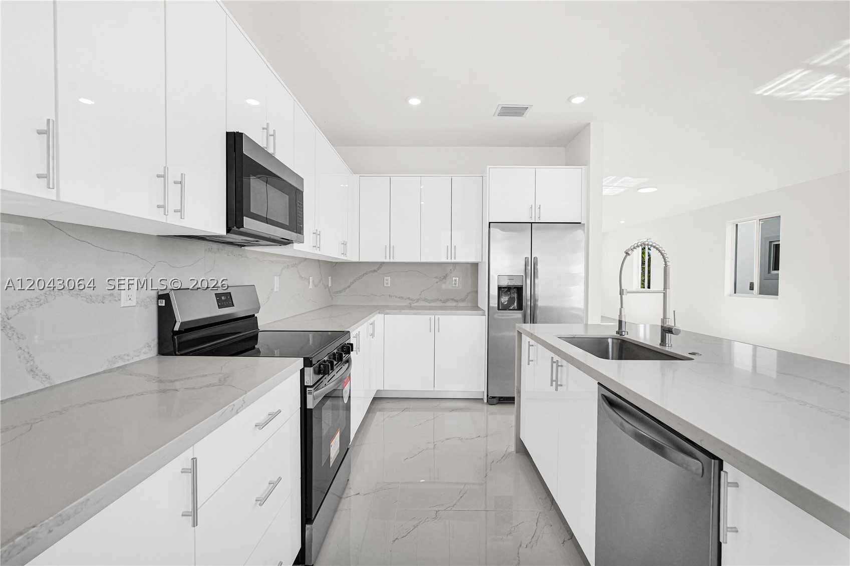 CHLOE ESTATES - Residential