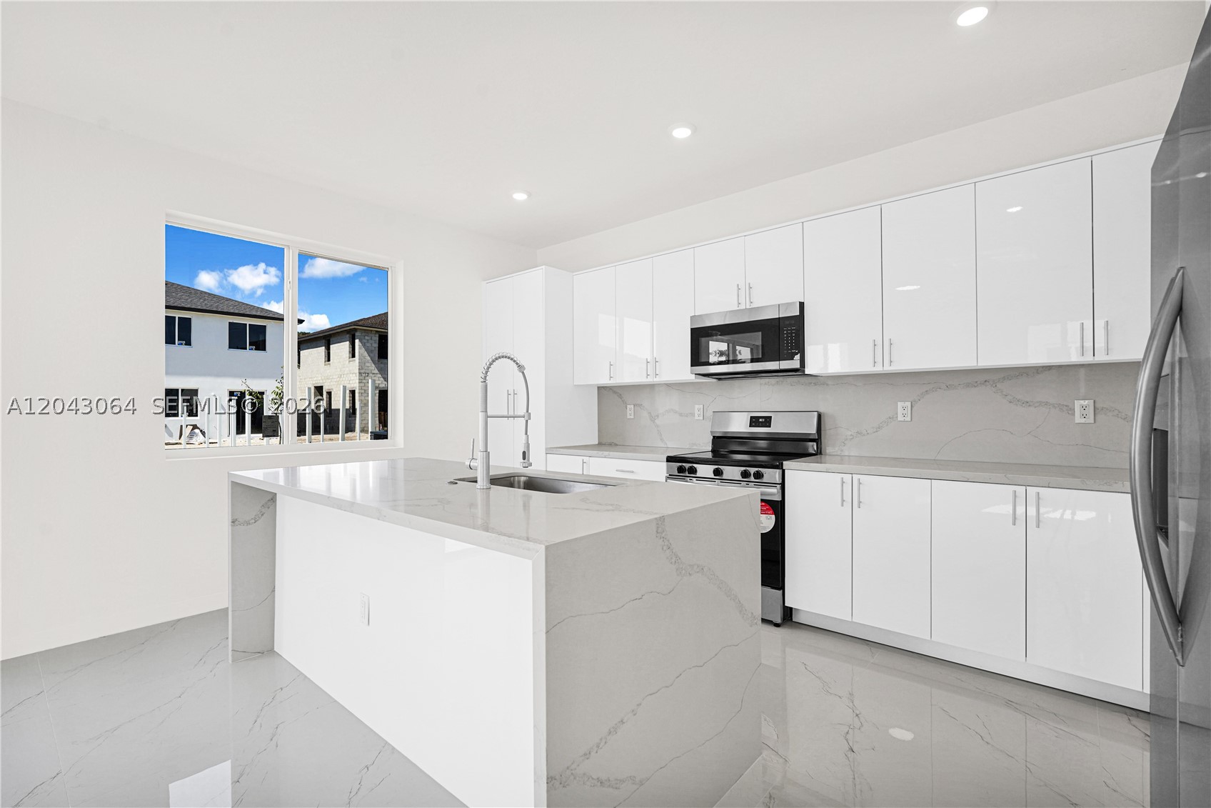 CHLOE ESTATES - Residential
