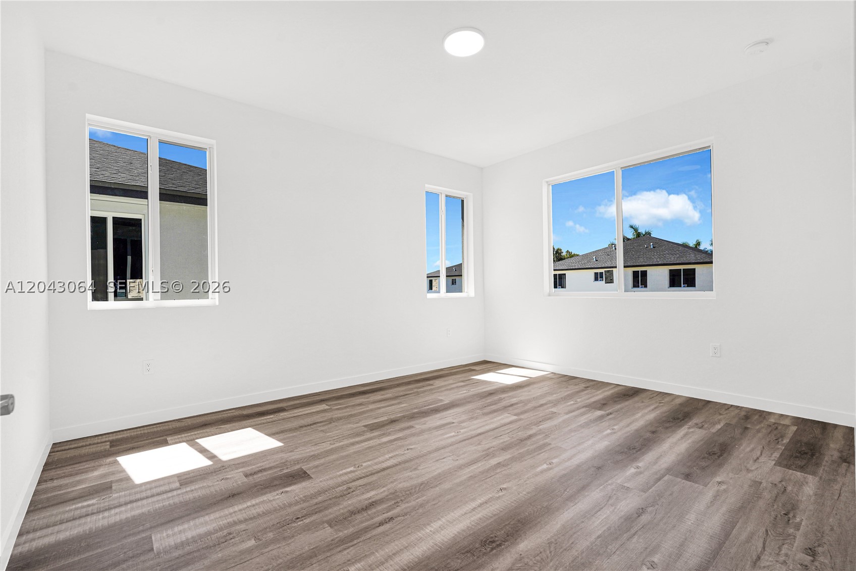 CHLOE ESTATES - Residential