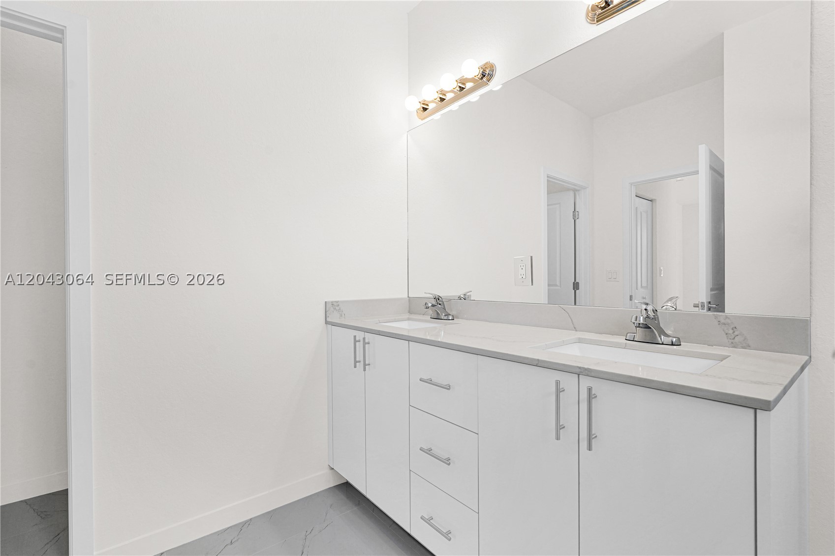 CHLOE ESTATES - Residential