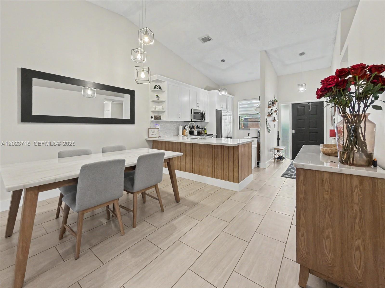 COUNTRY LAKE MANORS TOWNH - Residential