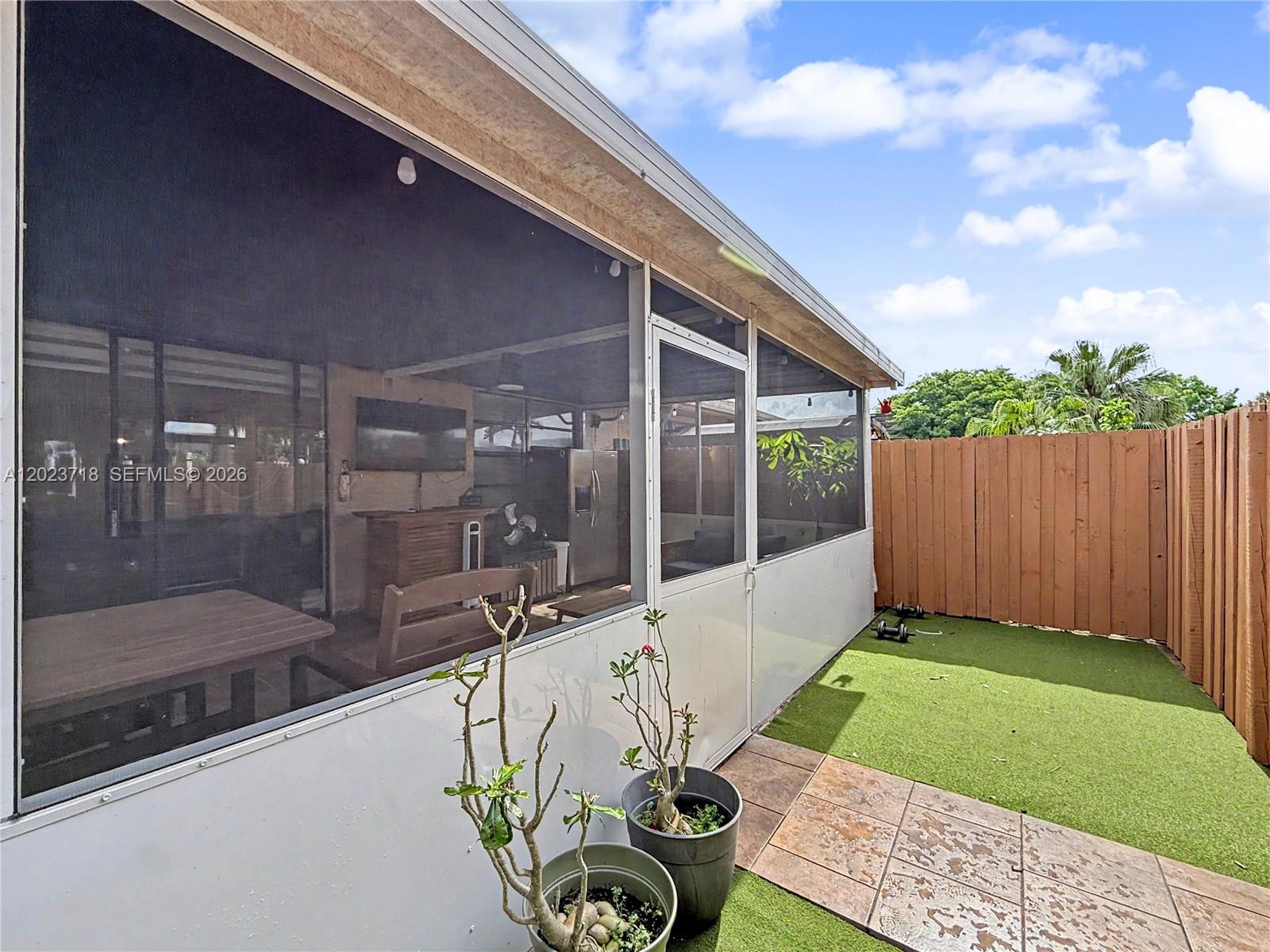COUNTRY LAKE MANORS TOWNH - Residential