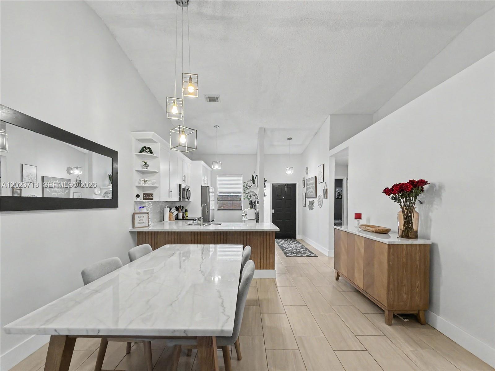 COUNTRY LAKE MANORS TOWNH - Residential