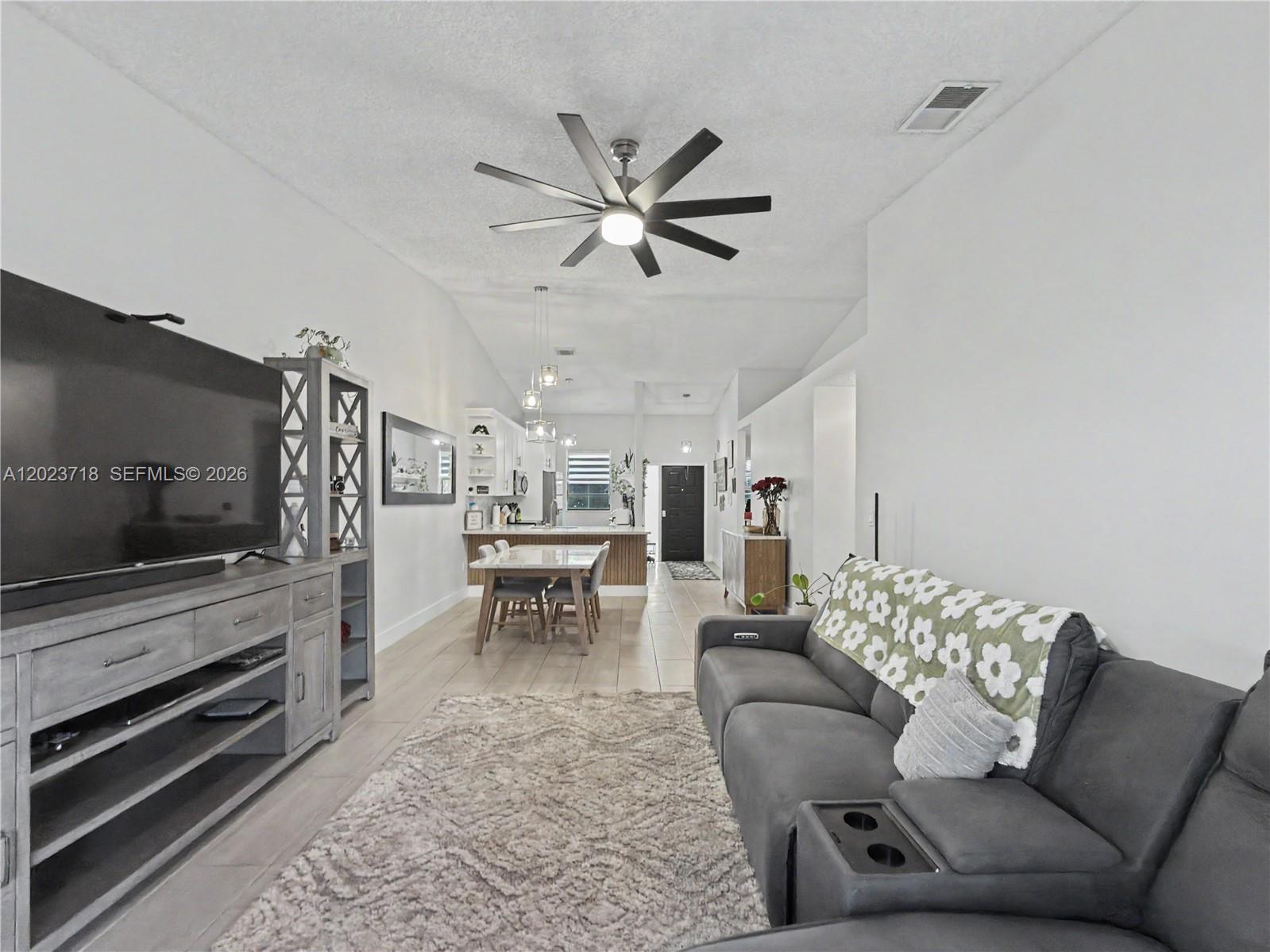 COUNTRY LAKE MANORS TOWNH - Residential