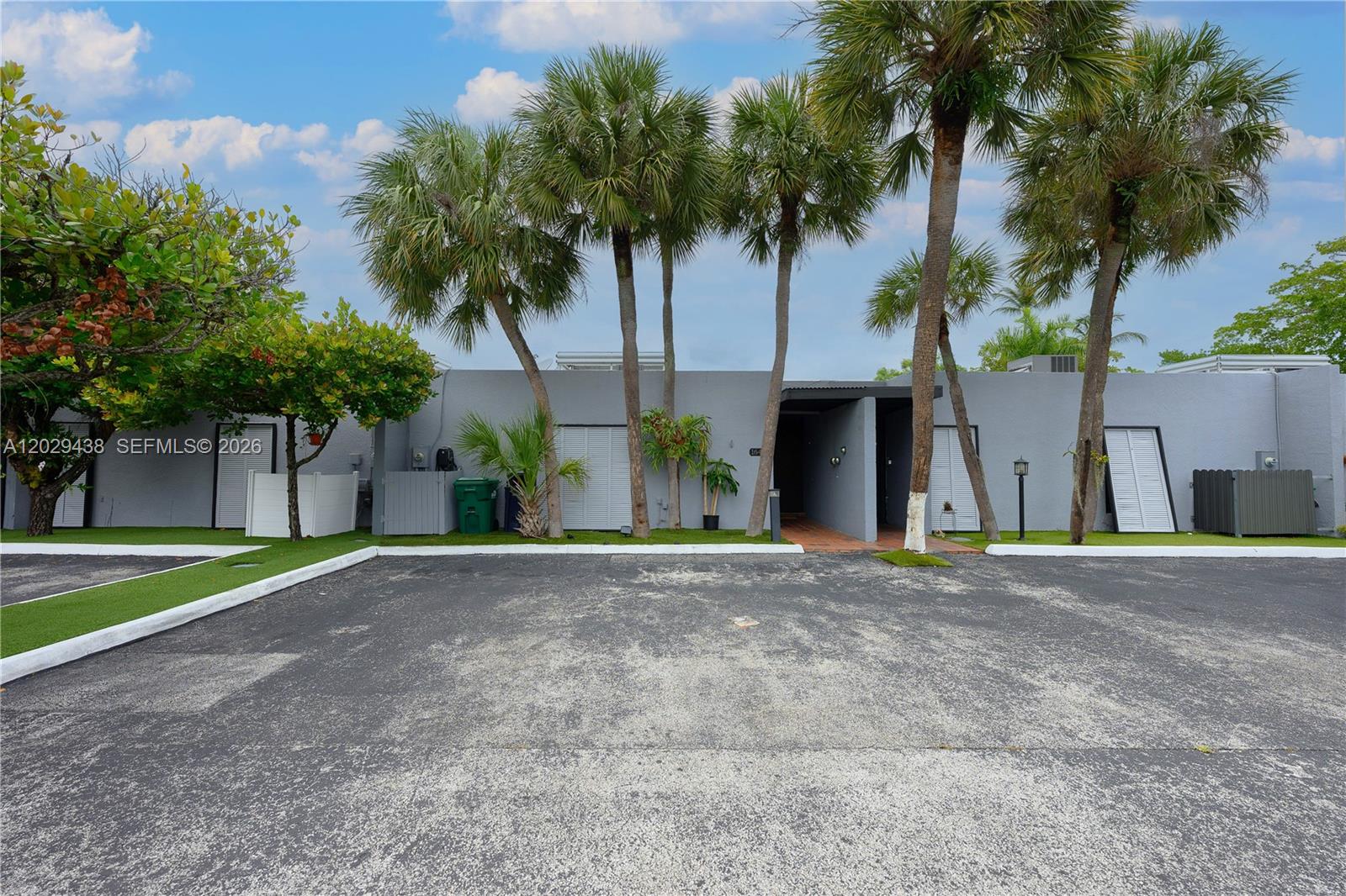 MIAMI LAKES WINDMILL GATE - Residential Lease