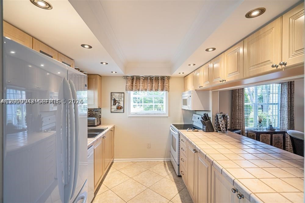 WATERSIDE VILLAGE - Residential Lease