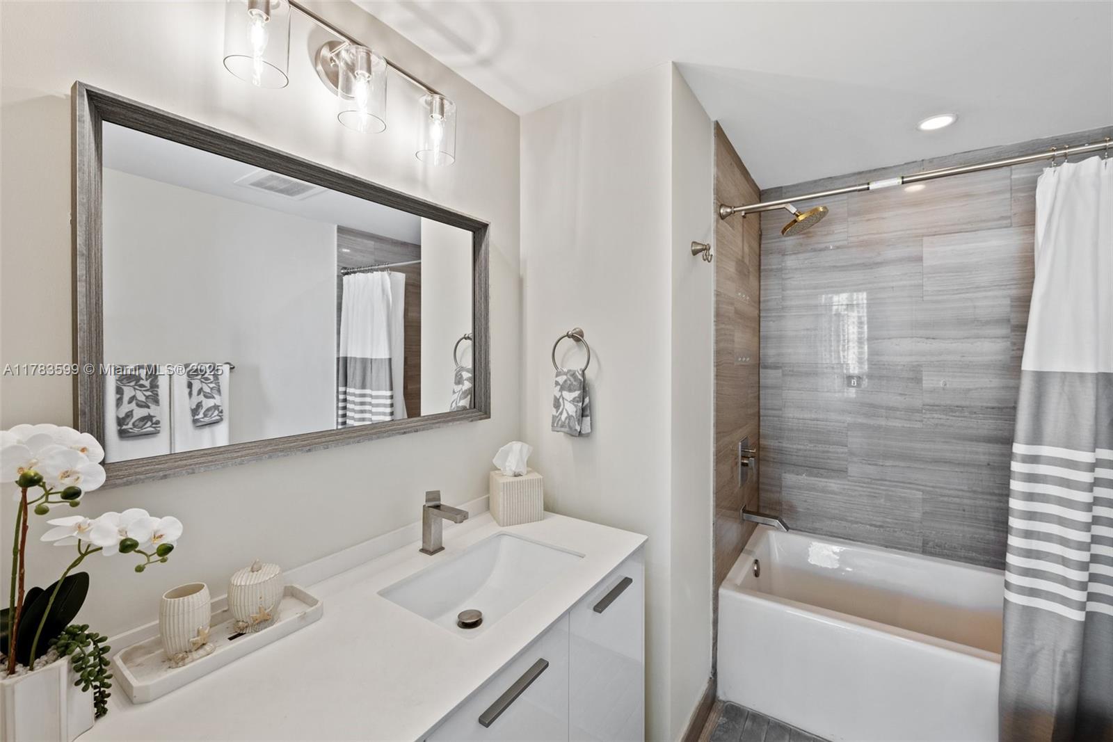 BRICKELLHOUSE CONDO - Residential Lease