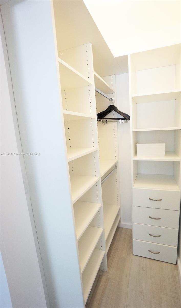 ANNI VENTI CONDO - Residential Lease