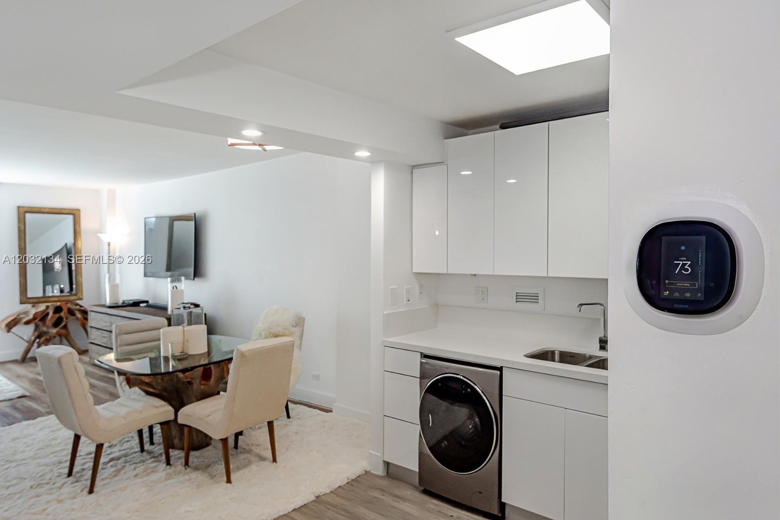 RONEY PALACE CONDO - Residential Lease