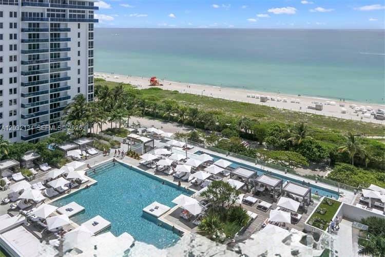 RONEY PALACE CONDO - Residential Lease