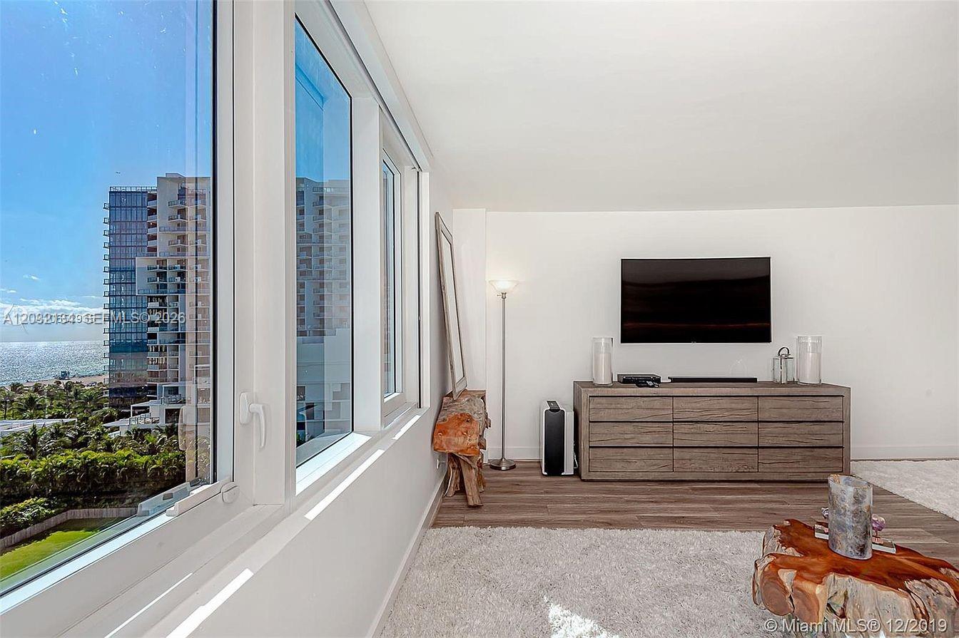 RONEY PALACE CONDO - Residential Lease