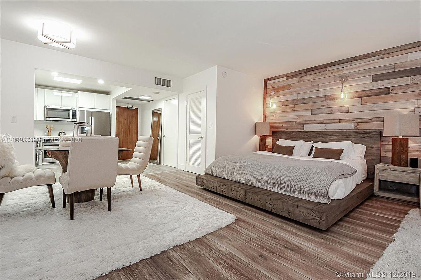 RONEY PALACE CONDO - Residential Lease