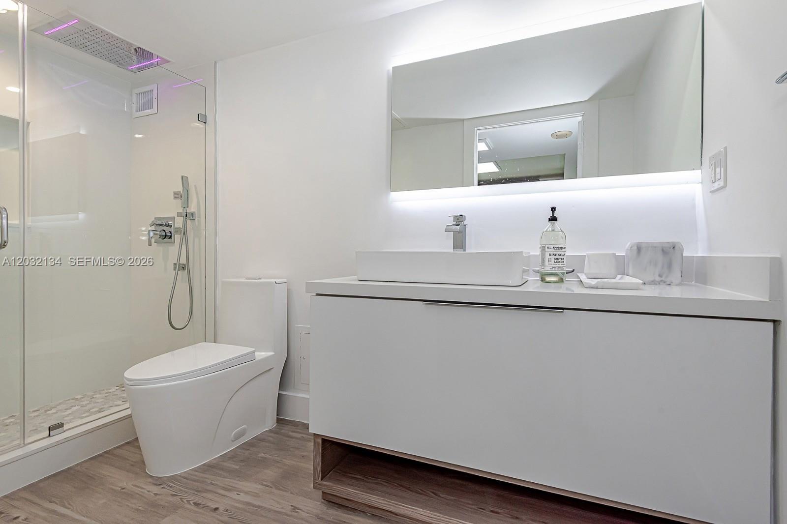 RONEY PALACE CONDO - Residential Lease