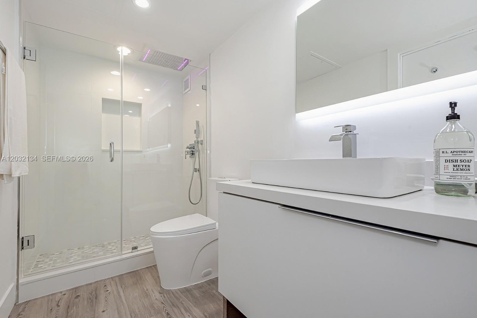 RONEY PALACE CONDO - Residential Lease