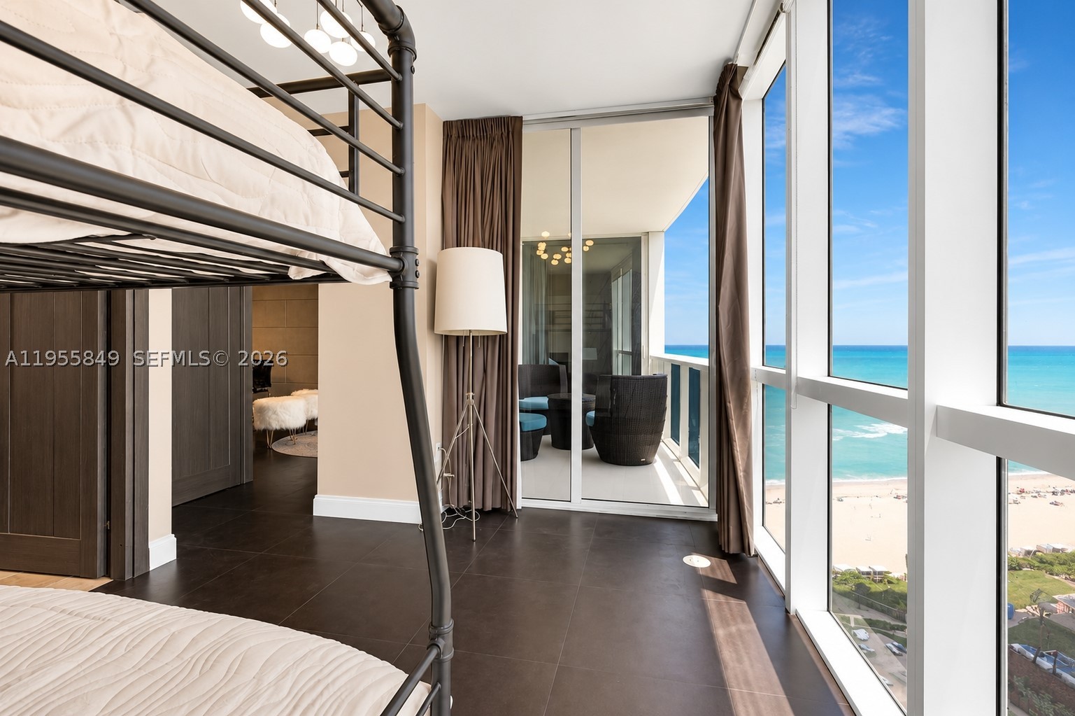 TRUMP ROYALE CONDO - Residential