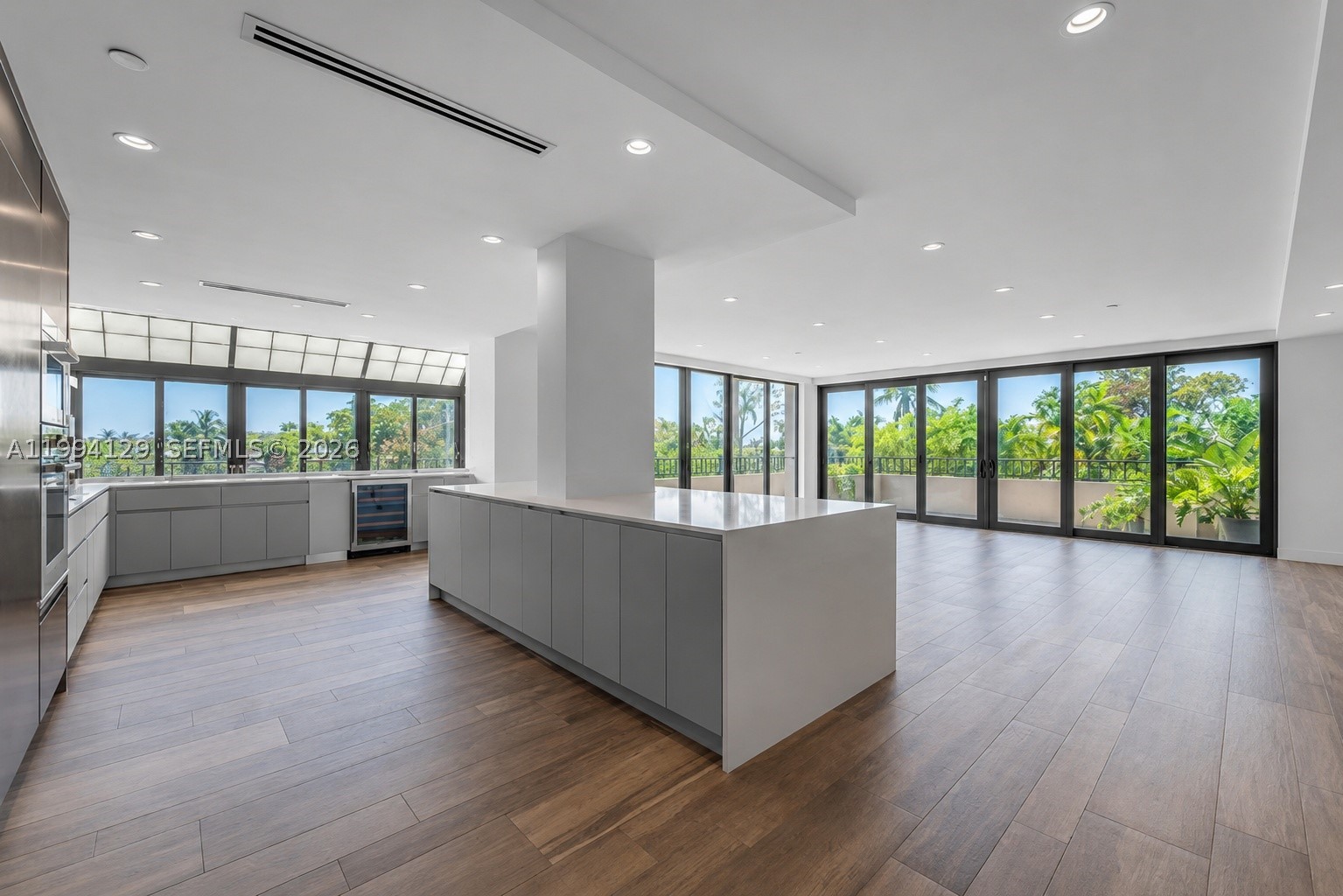 THE EMERALDBAY @ KEY COLO - Residential