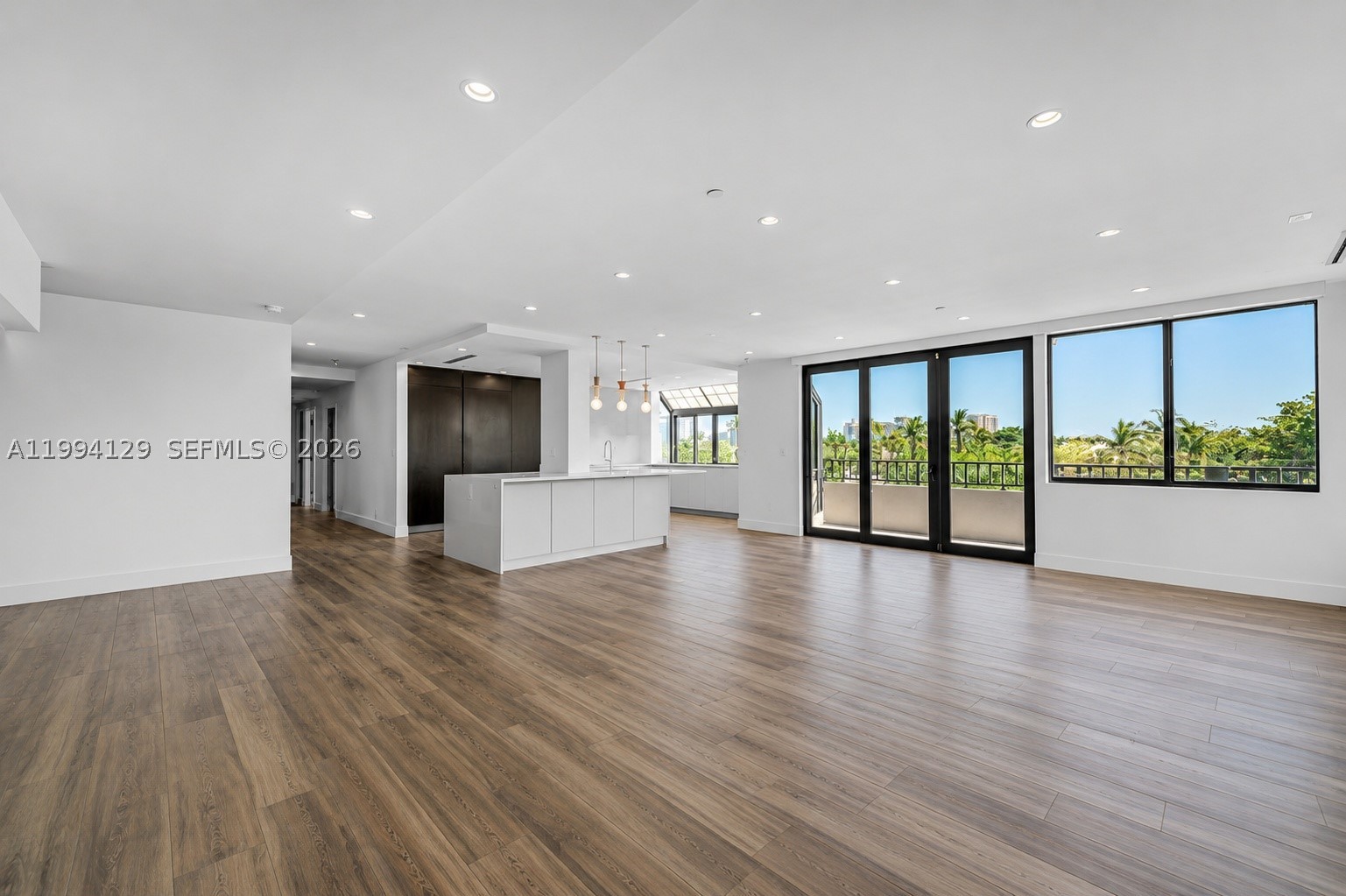 THE EMERALDBAY @ KEY COLO - Residential