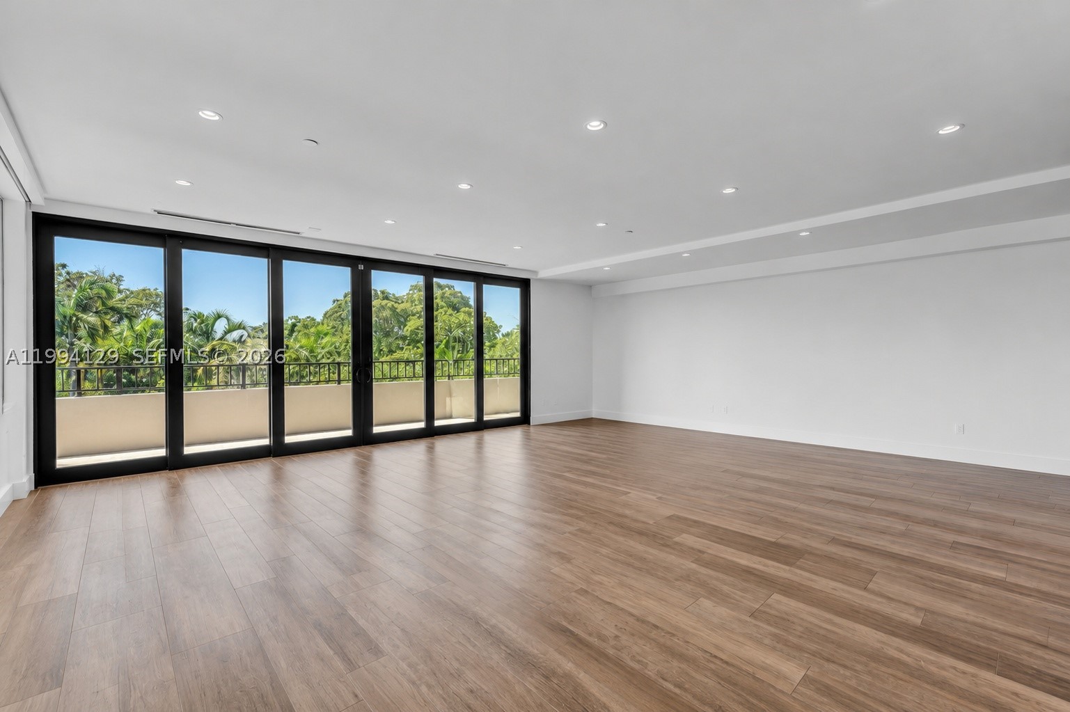 THE EMERALDBAY @ KEY COLO - Residential