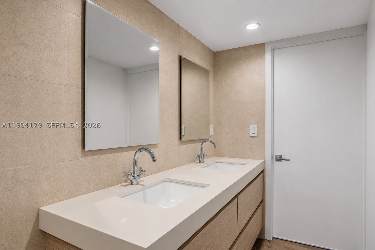 THE EMERALDBAY @ KEY COLO - Residential