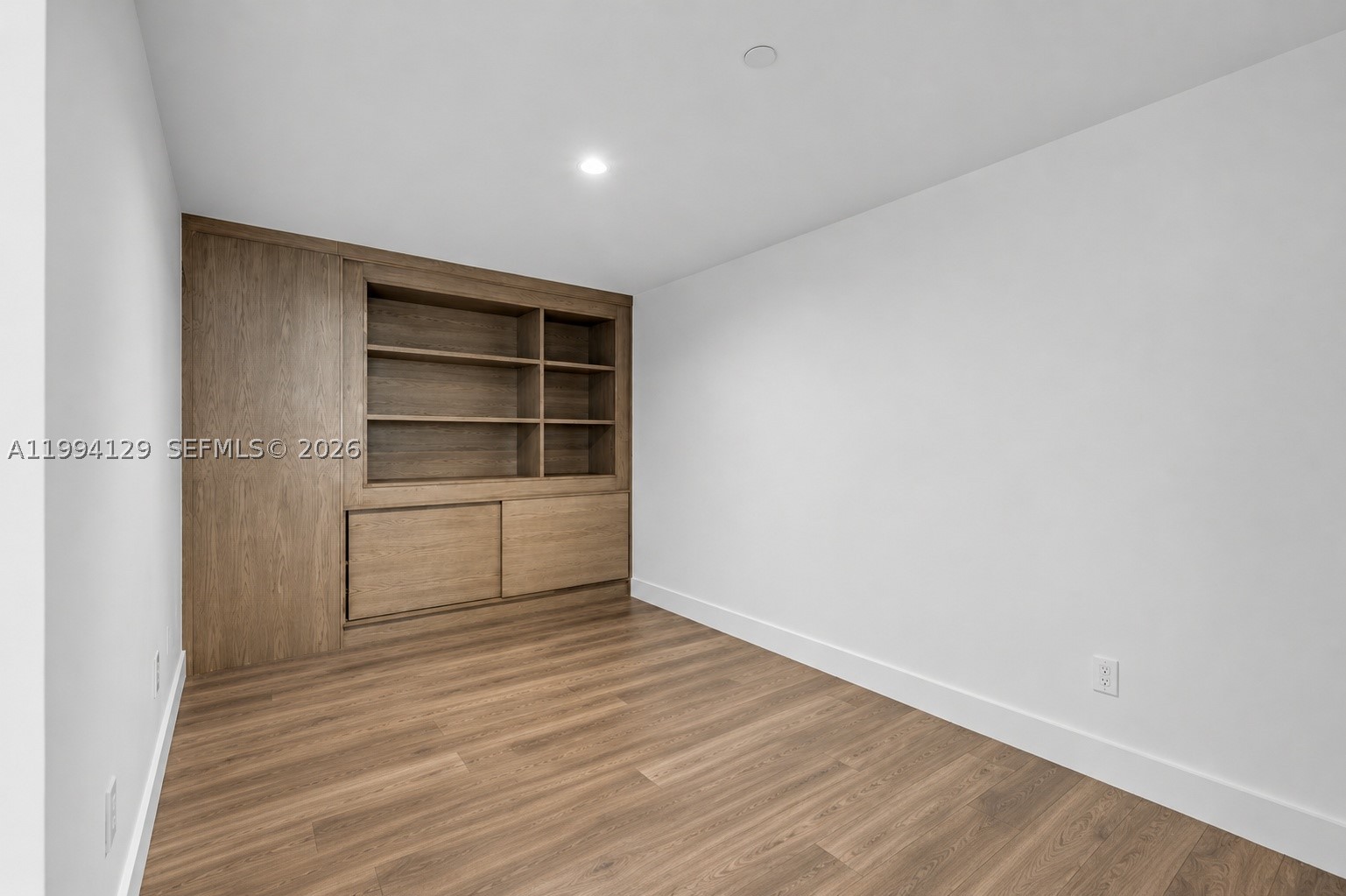 THE EMERALDBAY @ KEY COLO - Residential