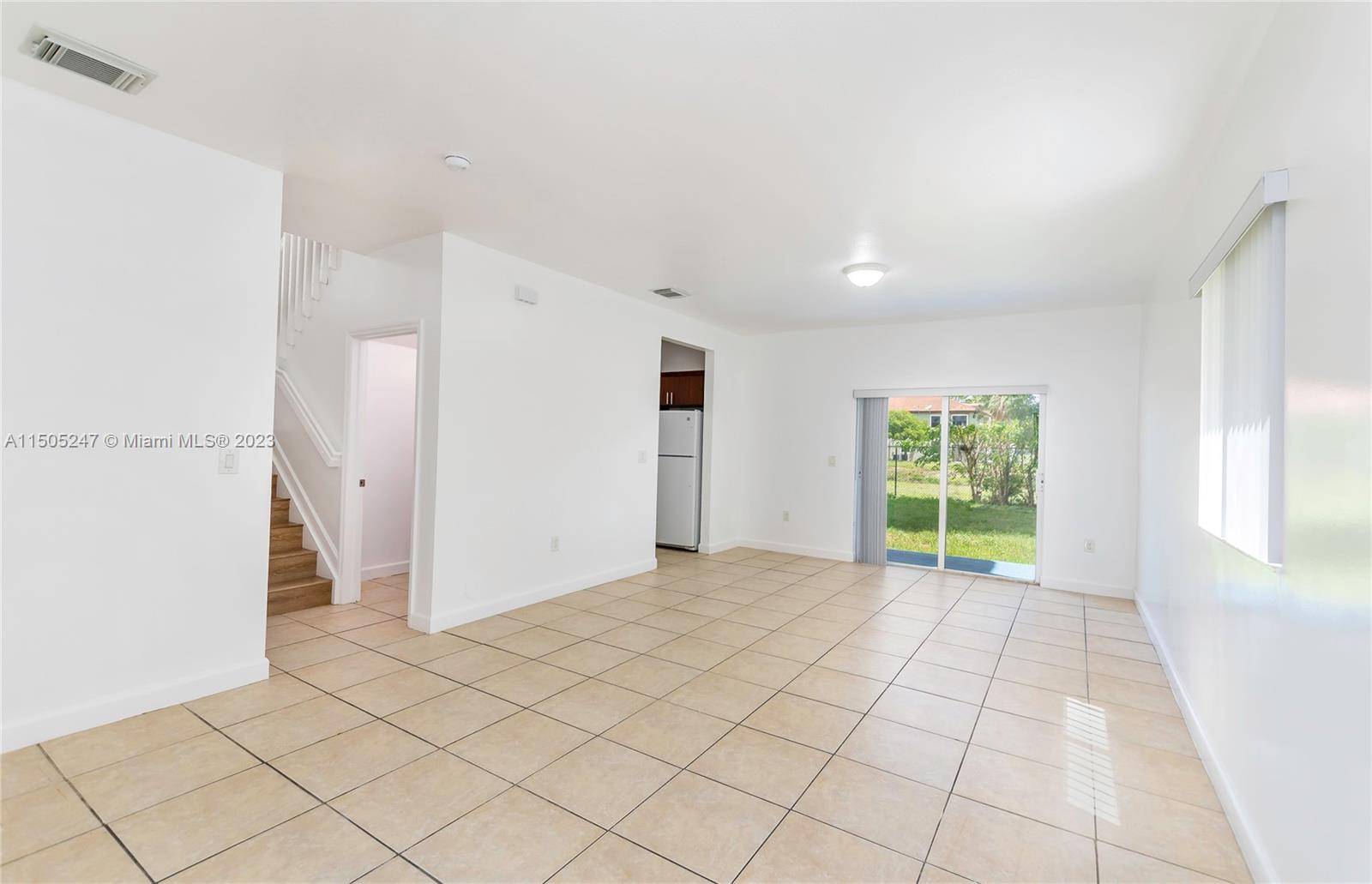 EMILIOS PLACE AT OASIS - Residential Lease