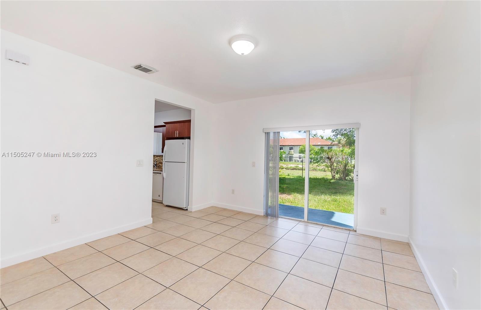 EMILIOS PLACE AT OASIS - Residential Lease