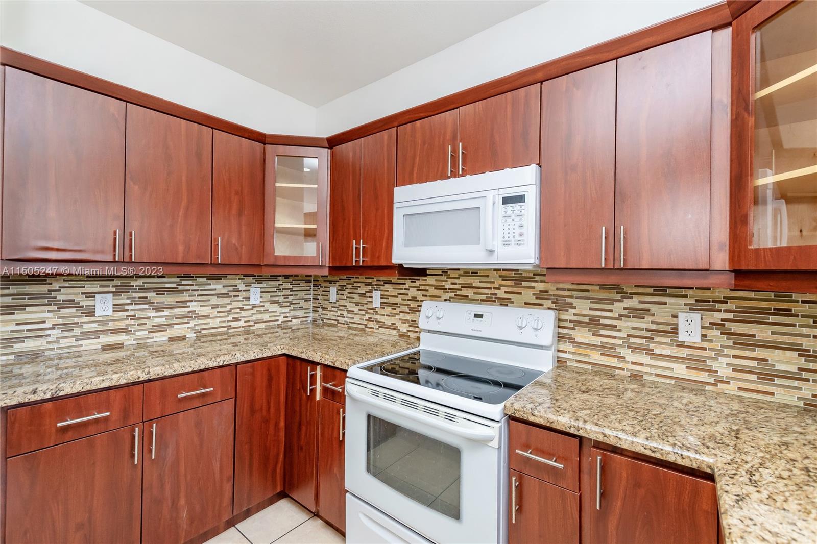 EMILIOS PLACE AT OASIS - Residential Lease
