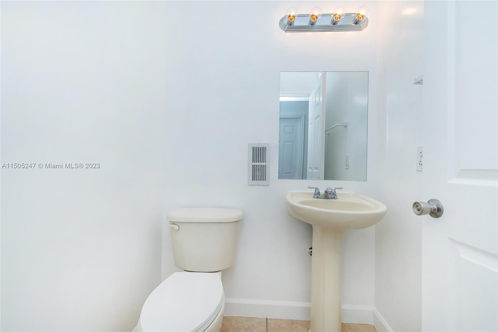 EMILIOS PLACE AT OASIS - Residential Lease