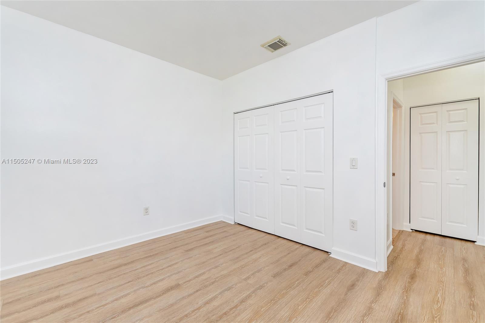 EMILIOS PLACE AT OASIS - Residential Lease