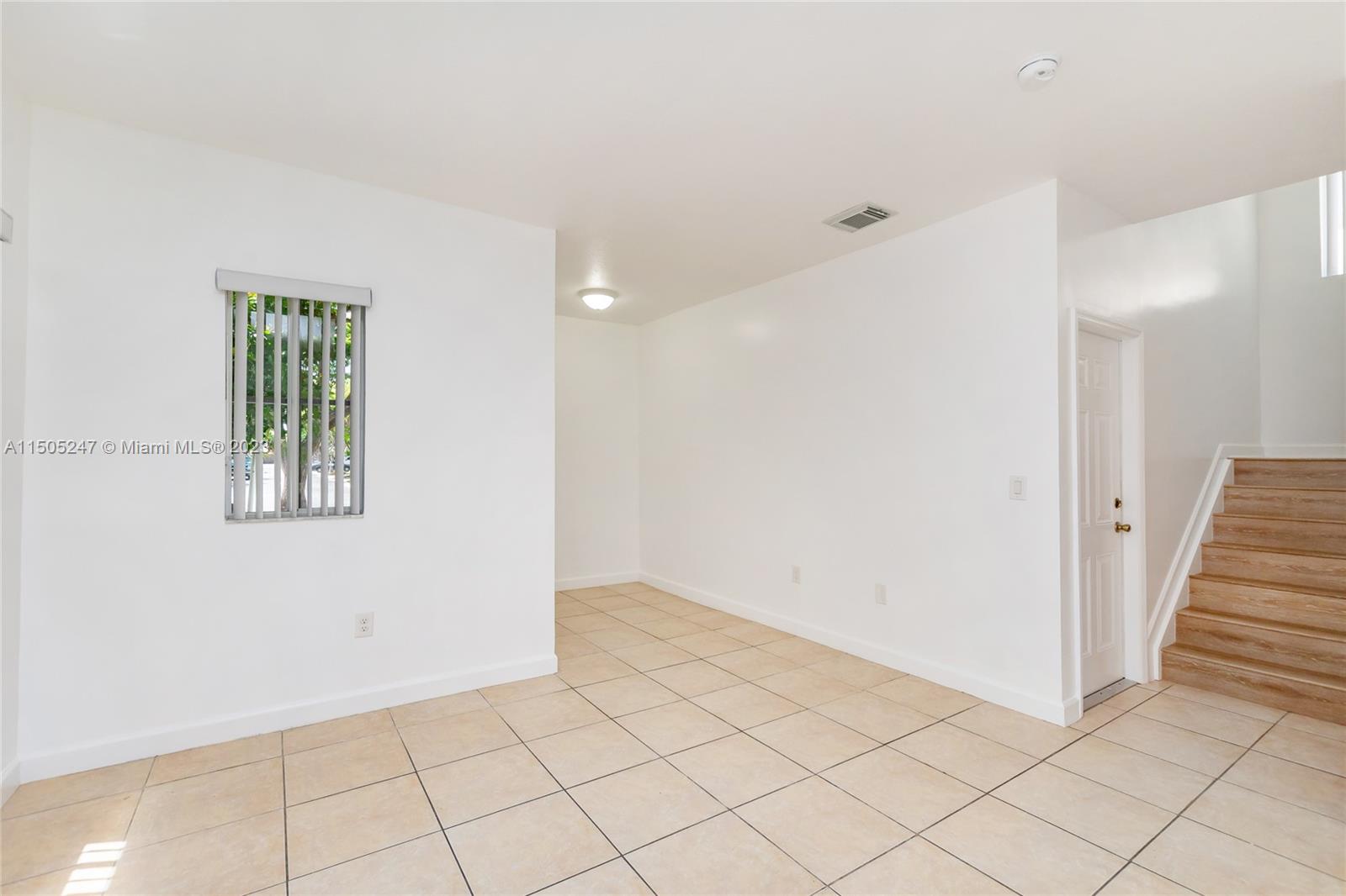 EMILIOS PLACE AT OASIS - Residential Lease