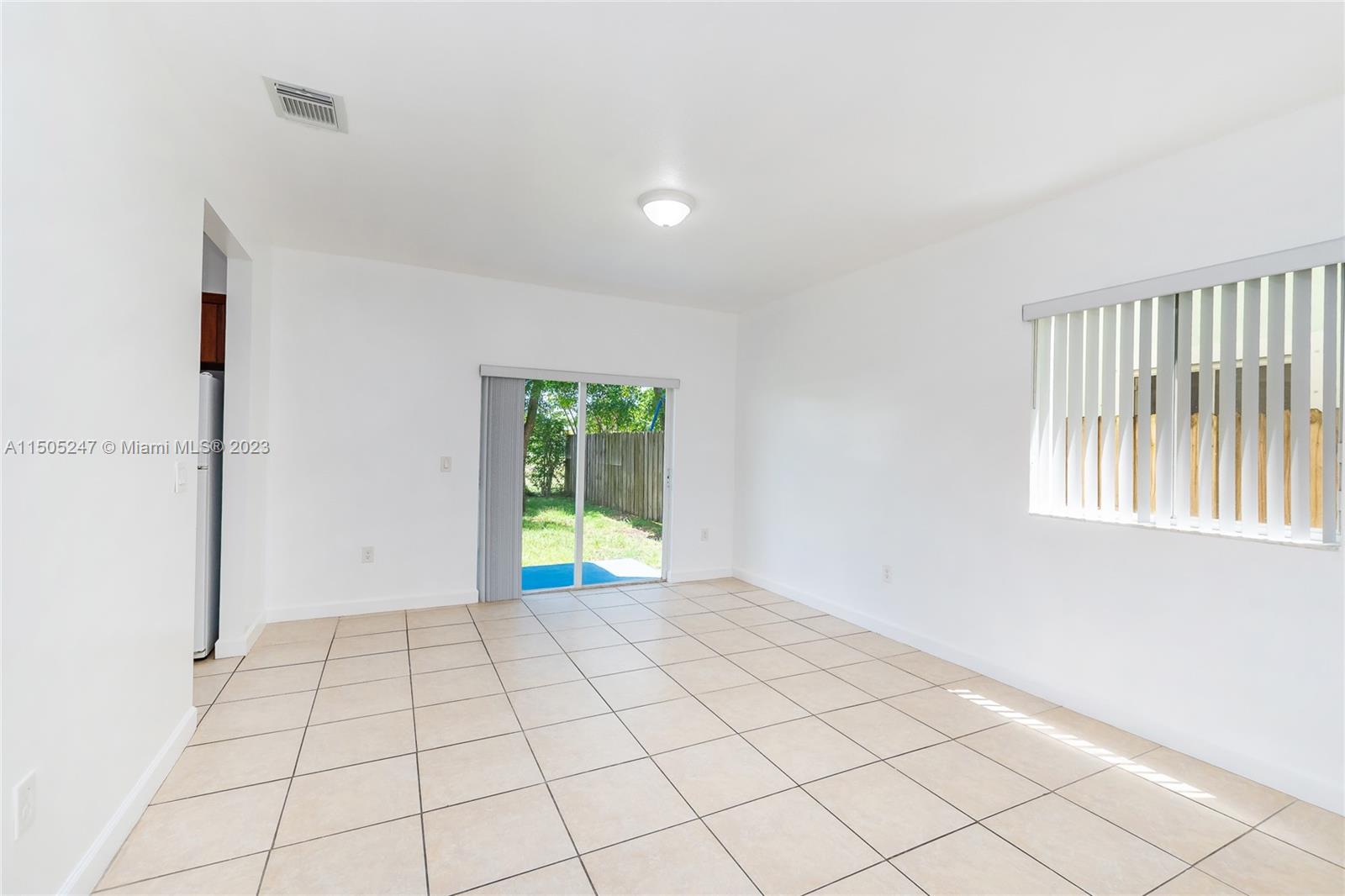 EMILIOS PLACE AT OASIS - Residential Lease