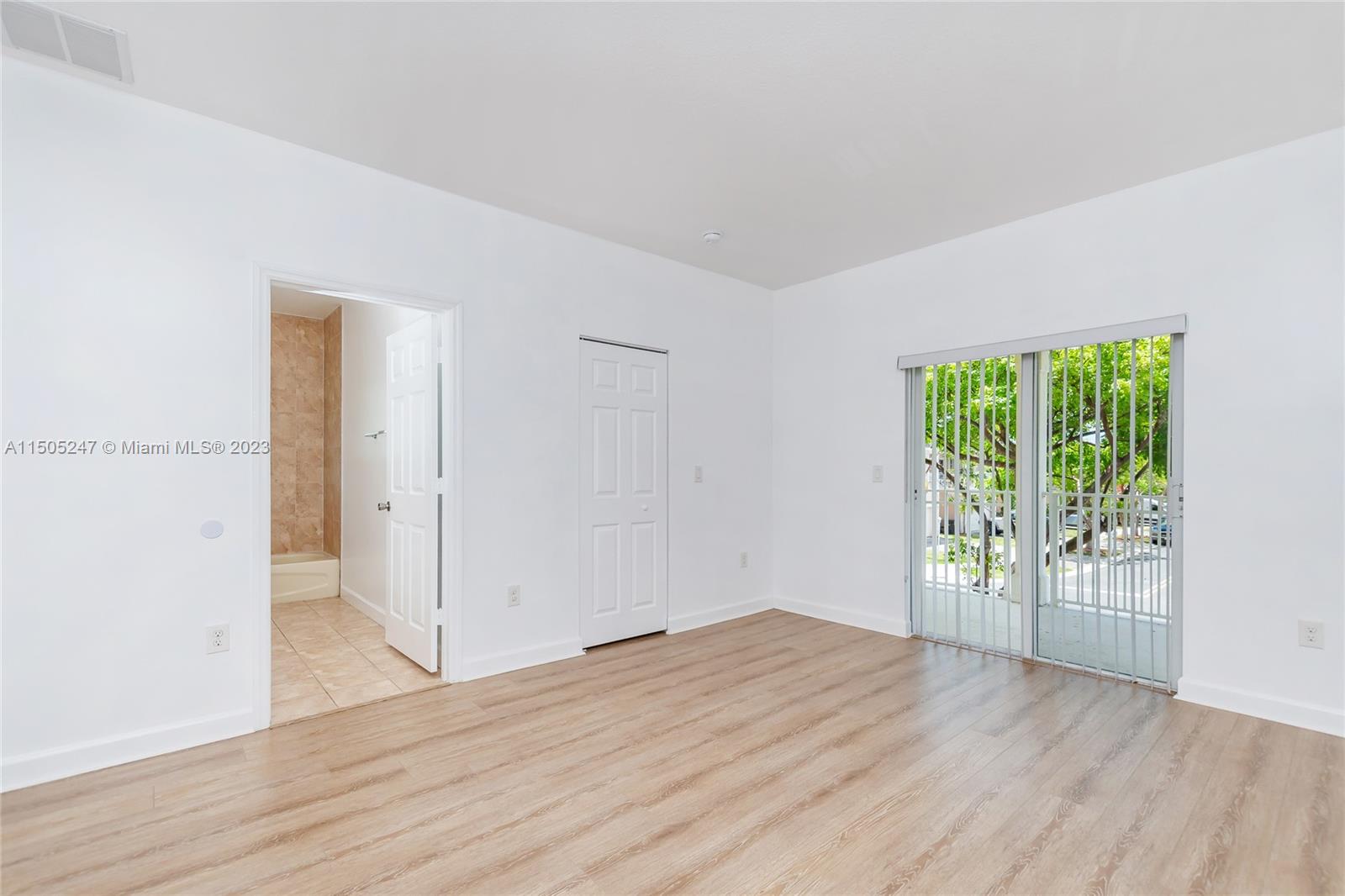 EMILIOS PLACE AT OASIS - Residential Lease