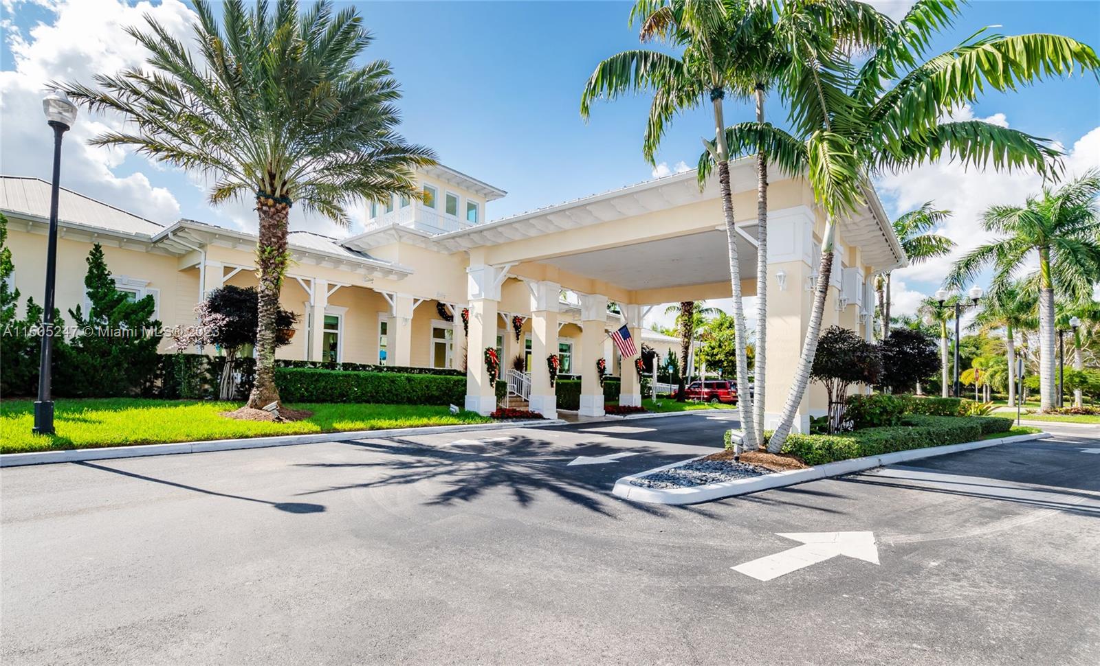EMILIOS PLACE AT OASIS - Residential Lease