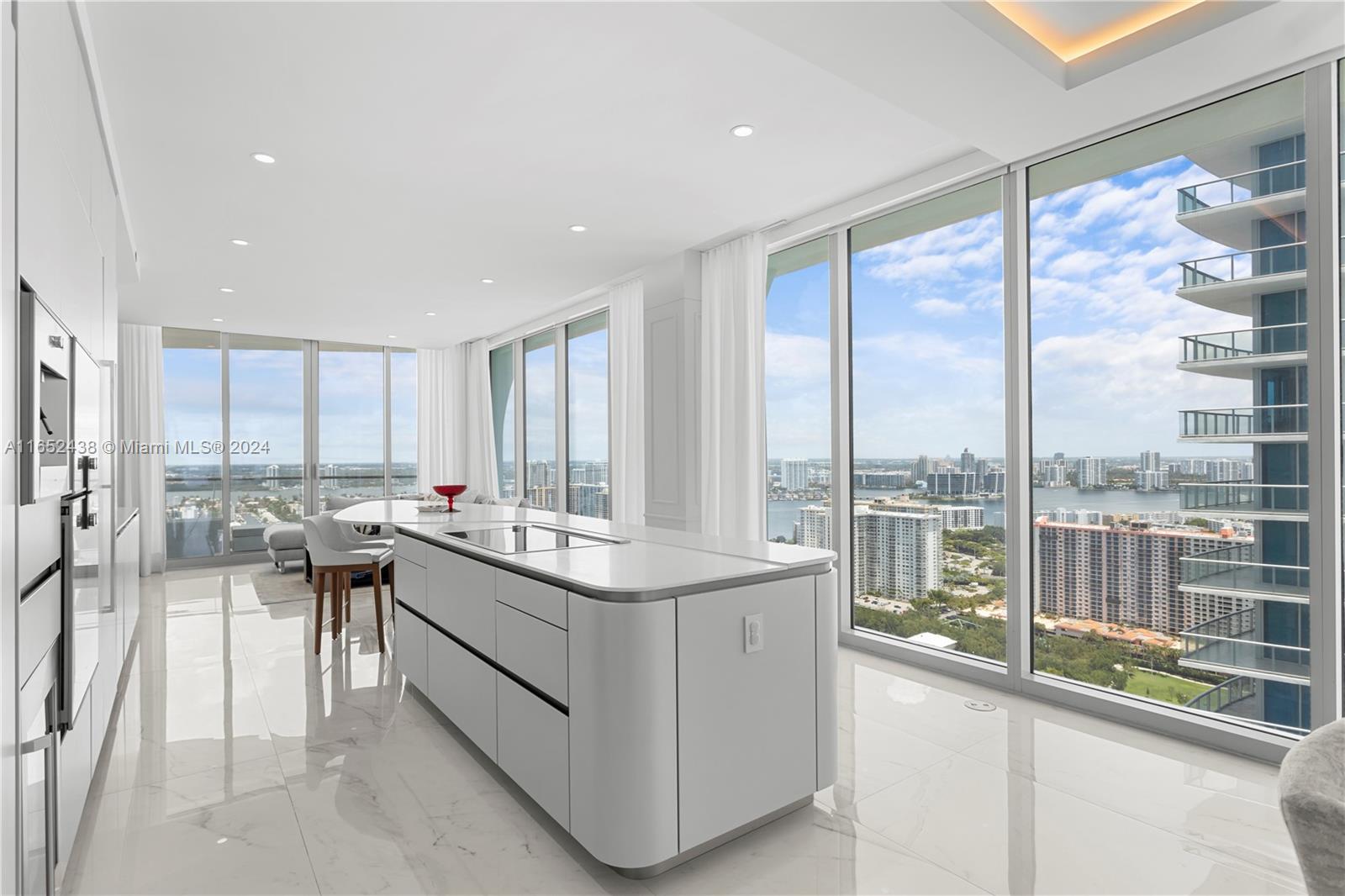 JADE SIGNATURE CONDO - Residential