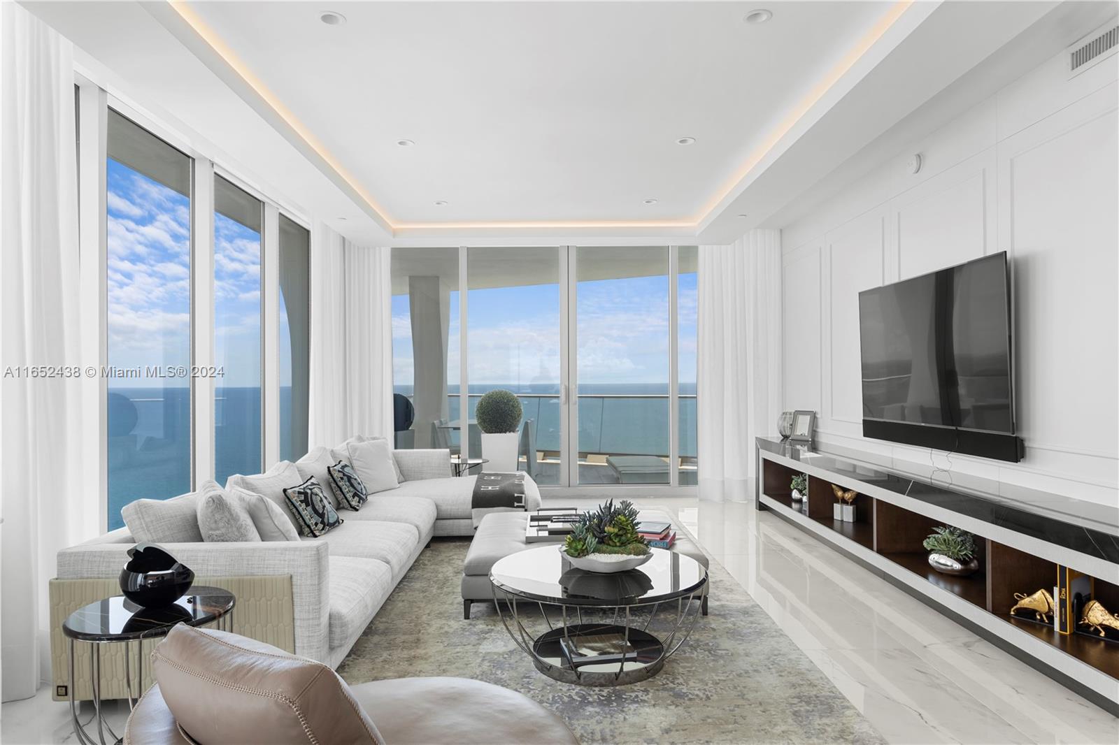 JADE SIGNATURE CONDO - Residential