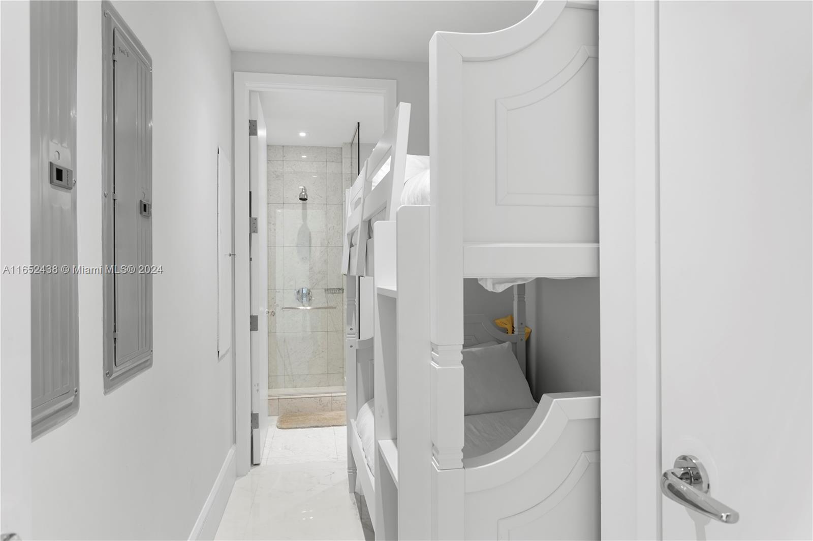 JADE SIGNATURE CONDO - Residential