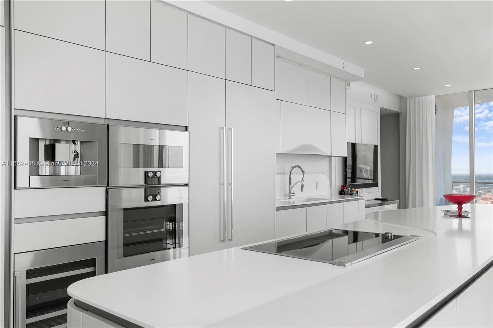 JADE SIGNATURE CONDO - Residential