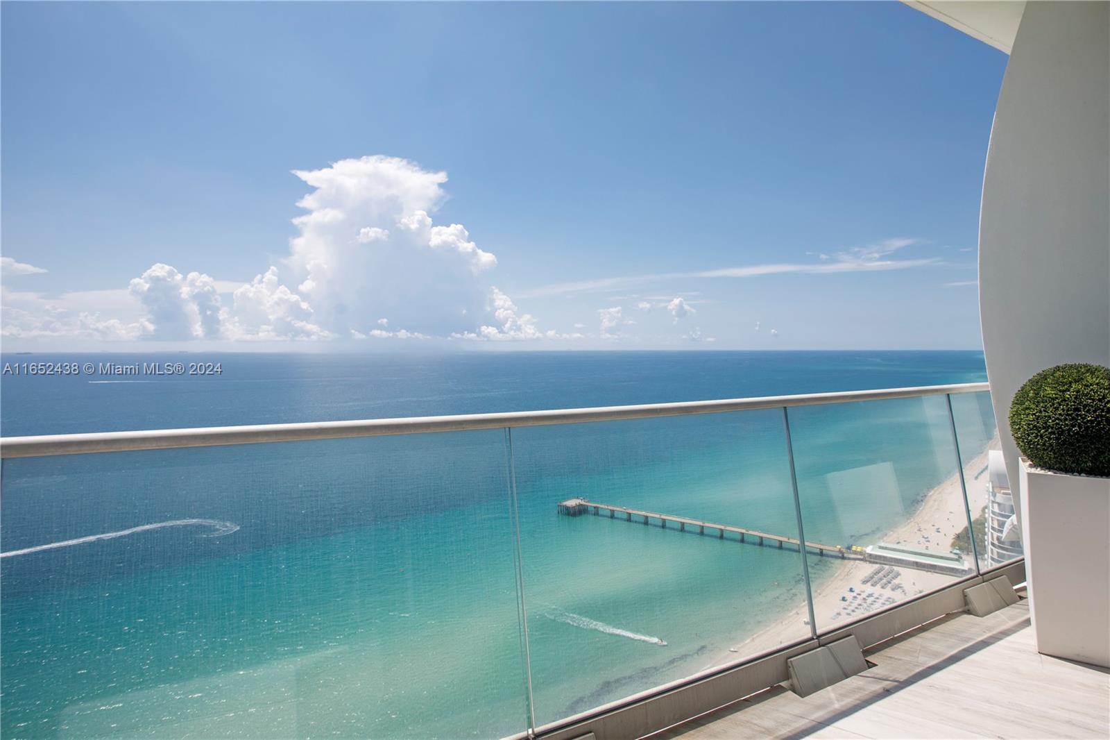 JADE SIGNATURE CONDO - Residential