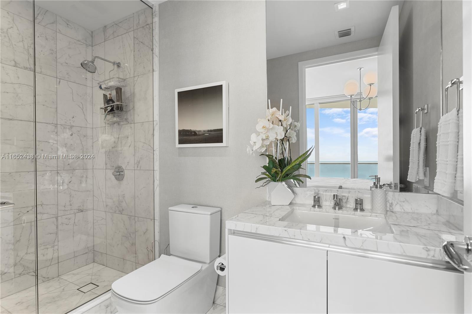 JADE SIGNATURE CONDO - Residential