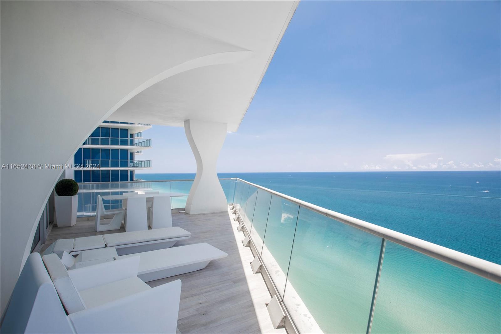 JADE SIGNATURE CONDO - Residential